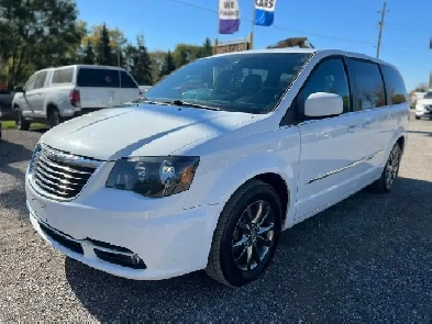 2016 Chrysler Town & Country 4dr Wgn S CERTIFIED ELECTRIC DOORS