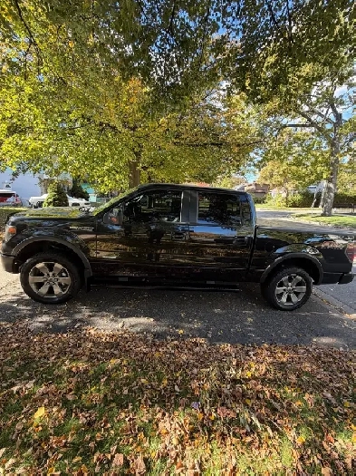 2013 Ford F150, FX4 4x4 fully loaded certified