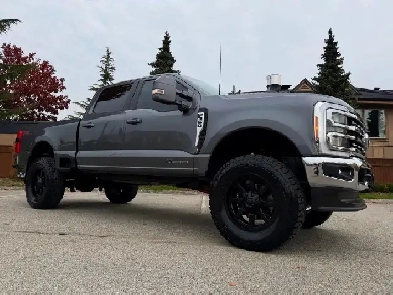 2023 Ford SUPER DUTY F-350 SRW LARIAT FX4 DIESEL 4'CUSTOM LIFT F