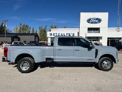 2025 Ford F-350 Super Duty DRW PLATINUM 4WD CREW CAB 8' BOX