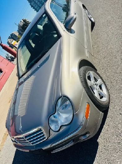 2007 Mercedes Benz C-class ( LOW KM )