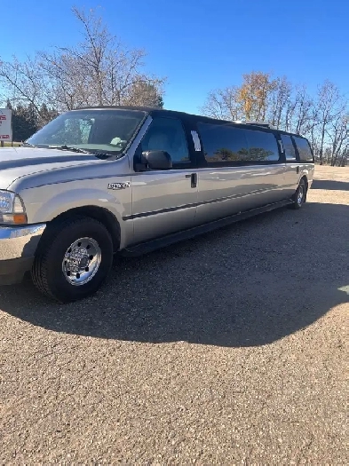 2003 Ford Excursion XLT stretch Limousine