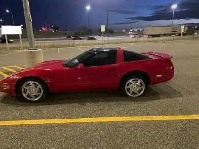 1990 Chevrolet Corvette.  $15,000  .  94,000 kms.