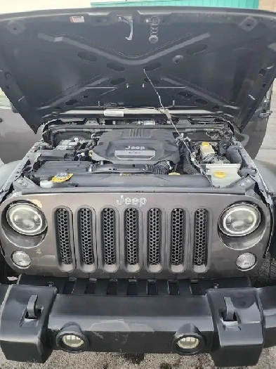2017 Jeep Wrandler Unlimited - Only 77K