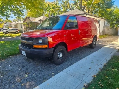 2007 Chevy Express 2500 Series Cargo Van...Low Kms.