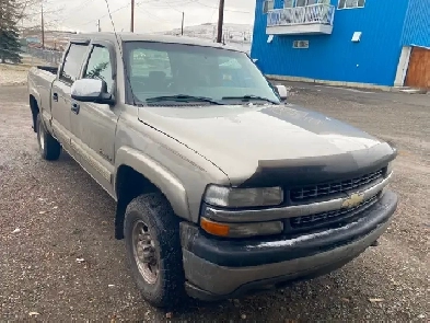 2001 truck chev heavey 1/2 ton runs good New transmission