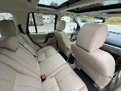 2015 LAND ROVER LR2  LOW KM  4X4  MUST SEE